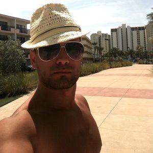 Meet your Posher, Manuel